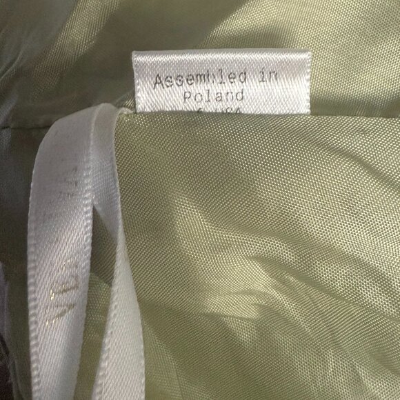 Vera Wang Maids Light Green Sleeveless V-Neck Formal Midi Length Flowy Dress - Picture 6 of 6